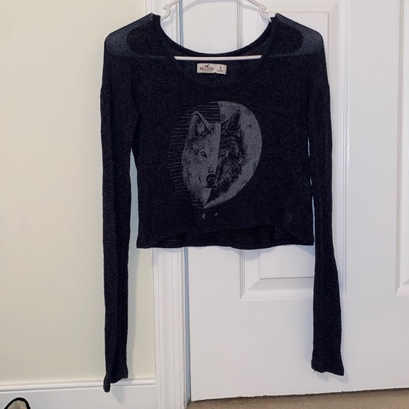 Hollister long sleeve wolf crop top dark blue small (price negotiable) - Picture 1 of 4